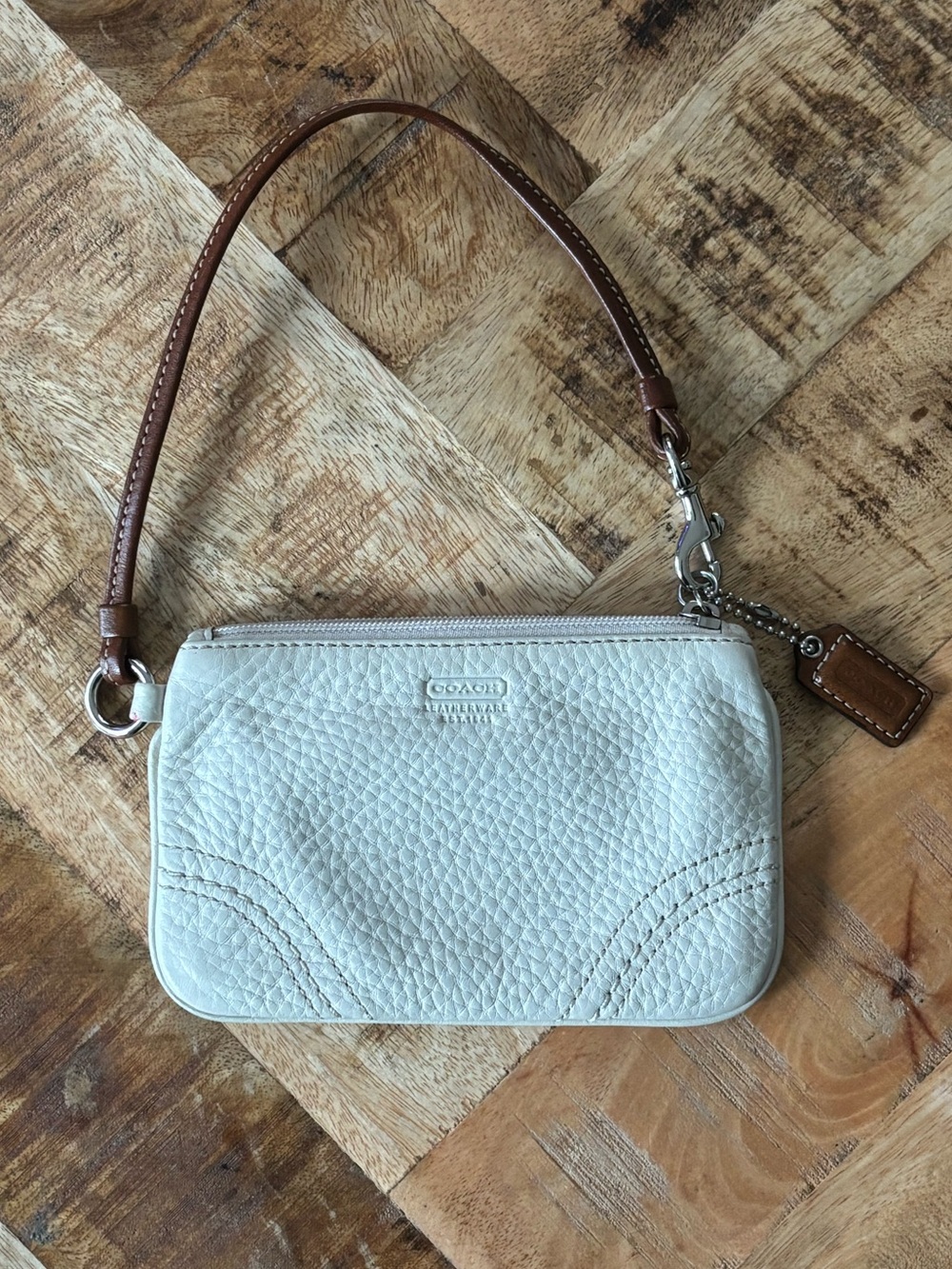 🍂🫶🏾🤎🤍Y2K COACH Soho Mini Wristlet🤍🤎🫶🏾🍂